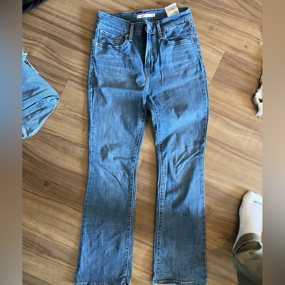 Levi’s high rise boot leg